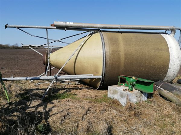 1 Stück Futtersilo mit 8 Tonnen Kapazität