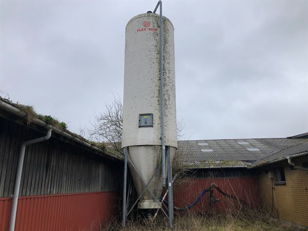 1 Stück gebrauchter MHJ Silo mit 17,5 m3, Baujahr 2002