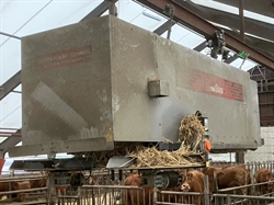 Gebrauchter JH Agro Ministallroboter, Baujahr 2012