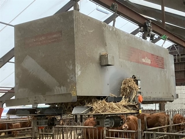 Gebrauchter JH Agro Ministallroboter, Baujahr 2012