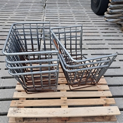 7 Stk. gebrauchte Heuraufen 75x48x45 cm. 
