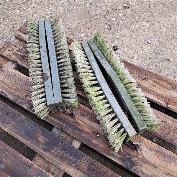 4 Stk. gebrauchte lose Bürsten