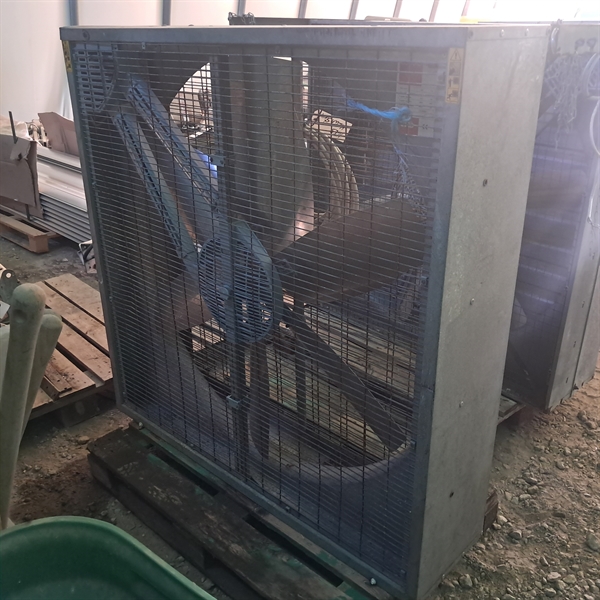 1 Stk. gebrauchter Stallventilator 138 x 138 x 36 cm