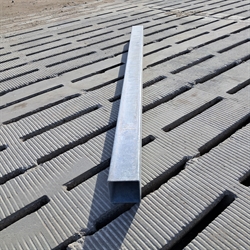 1 Stk. gebrauchter Pfosten 10x10x3 mm, Länge: 1,88 m