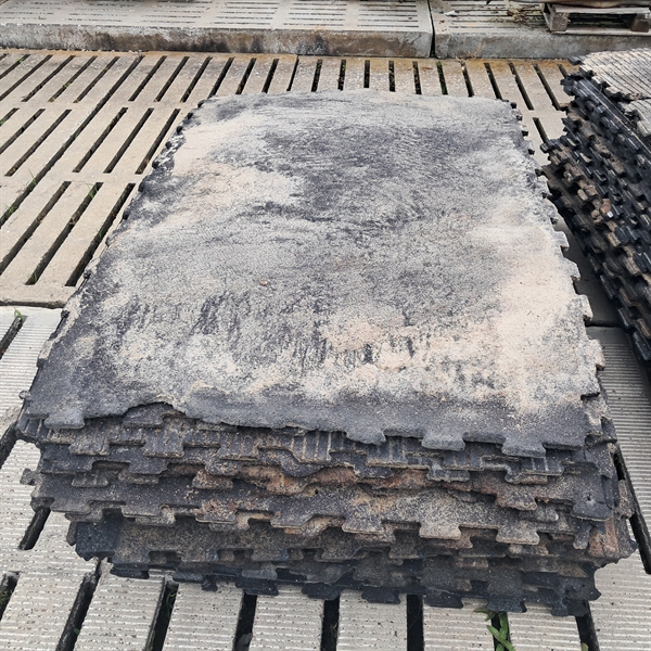 46 Stk. gebrauchte Gummimatten 20 mm, 180x120 cm, 2. Sortierung G101