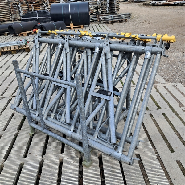 4 Stk. gebrauchte Fressfanggitter von Cosnet, Länge: 1–2 m. Höhe: 1 m.
