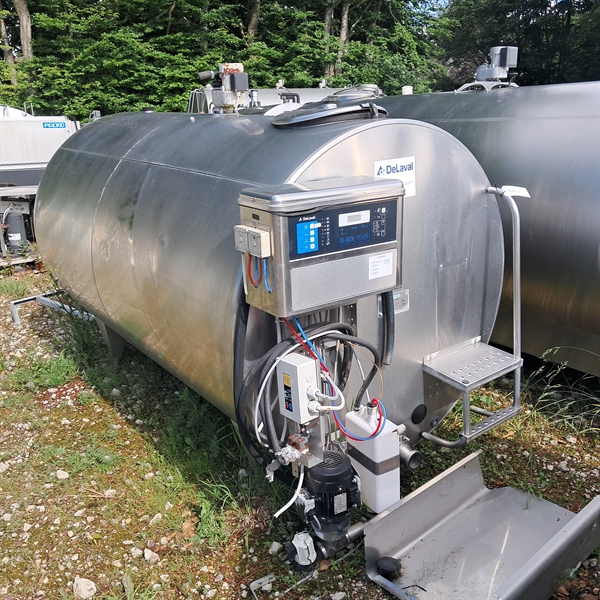 1 Stk. gebrauchter „DeLaval“-Kühltank 3200 l. 300x150x190 cm. Tank 2