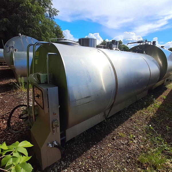 1 Stk. gebrauchter „Røka“-Kühltank 5000 l. 400x170x200 cm. Tank 3