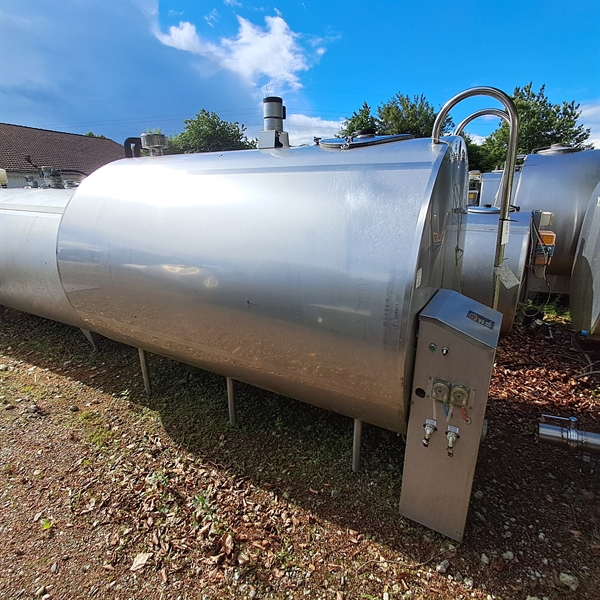 1 Stk. gebrauchter Kühltank 4000 l. 280x165x220 cm. Tank 5