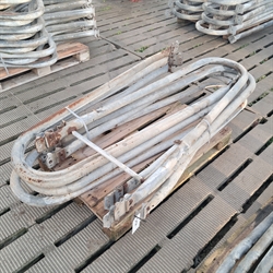 9 Stück gebr. 2" Liegeboxenbügel Länge: 1,65 m Cc: 0,65 m S432
