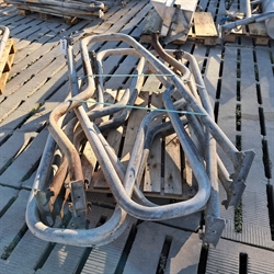 8 Stück gebr. 2" Liegeboxenbügel Länge: 1,85 m Cc: 0,80 m S447