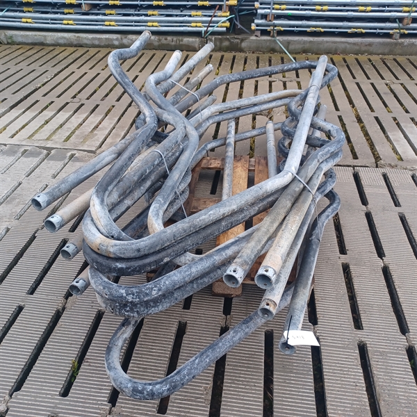 47 Stück gebr. 2" Liegeboxenbügel Länge: 2,30 m Cc: 0,88 m S418