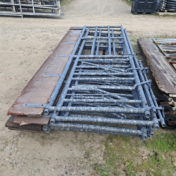 Gebrauchte Kombitore mit Fressgitter, Länge: 3,70 m. 