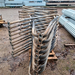 18 Stück gebr. 2" Liegeboxenbügel Länge: 2 m Cc: 1 m S380