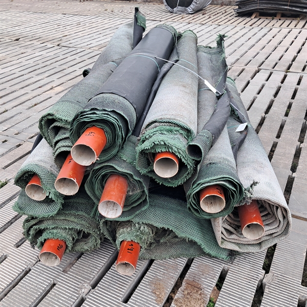 Gebrauchte Deckmatten 